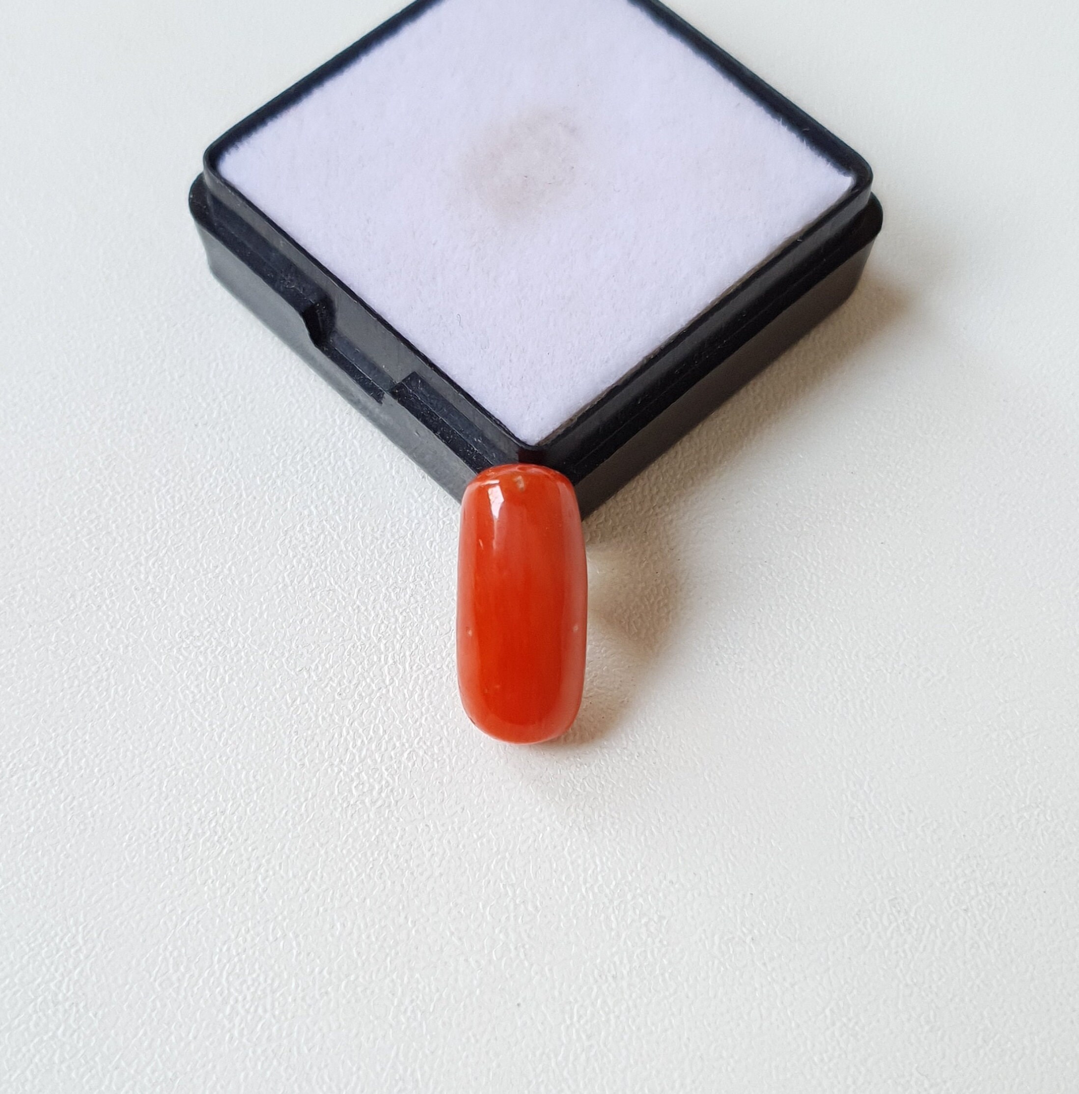 Cabochon Ovale En Corail Rouge Naturel D'Italie 40,80 Ct - Pierre Précieuse Opaque