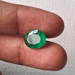 100% Natural 12.1x9.7 mm Vivid Green Emerald Oval, Zambia Mine Emerald 4.60 Carat, Earth - Mined Zambian Emerald Loose For jewelry.