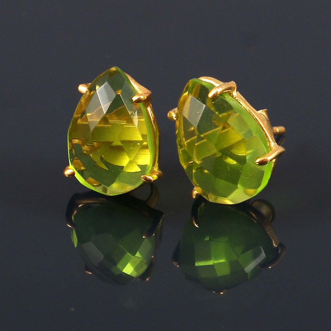 Peridot studs Clearance
