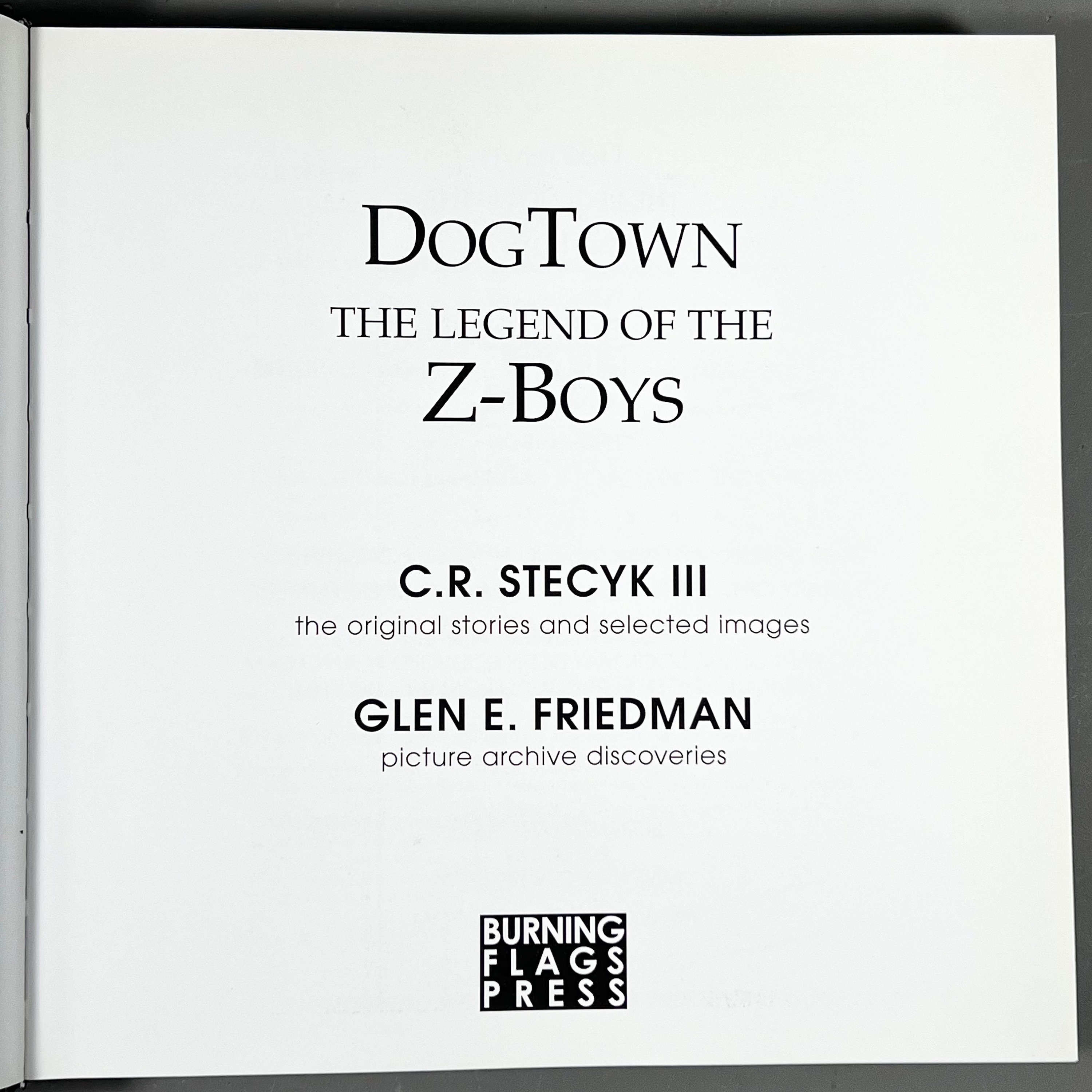DOGTOWN-THE LEGEND OF THE Z-BOYS 洋書