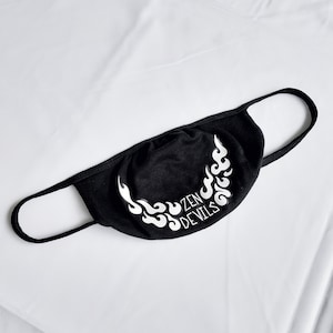 Zen Devils - Chamas Sorridentes Máscara Facial Preto Branco Queima Sorriso Oculto Escuro Alternativa Gótico Darkwear Techwear Cyberpunk