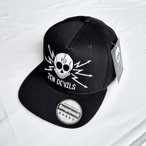 Zen Devils - The Electric Skull Snapback Cap Schwarz Okkult Spirituell Alternativ Streetwear Gothic Techwear Cyberpunk