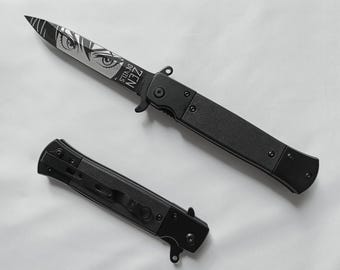 Zen Devils - Canivete Tático Dobrável The Stare, Canivete de Bolso EDC Preto com Lâmina Gravada, Garota Mangá, Waifu de Anime