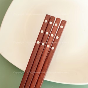 Handcrafted Engraved Name Mother-of-pearl Inlay Three Dot Personalized Wooden Chopstick Christmas Gift Japanese Style Reuse Safe for Health