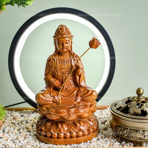 仏像 家庭用小型 木製座像 蓮の花を持つ観音菩薩像 観音、観音、観音像