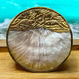 Mother of Pearl Round Plate with Copper Trim Versatile for Caviar Soap, Candy Dish, Home Décor, Gold Lip Oyster Collectible Dish Fish Flower
