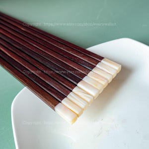Engraved Name Mother-of-pearl Head Handmade Personalized Wooden Chopstick Christmas Gift Korea Japanese Chopsticks Reuse Safe White Pearl