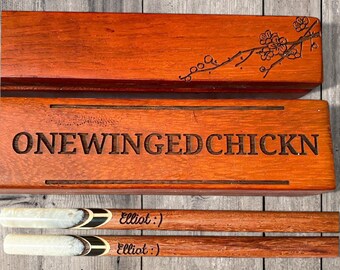 Hermoso palillo de madera hecho a mano con nombre grabado, regalo de Navidad, caja personalizada para palillos, solo caja (SIN PALILLOS)