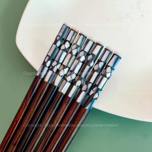 Nombre grabado Nácar Hermosa cabeza Palillo de madera personalizado hecho a mano Regalo de Navidad Estilo japonés Reutilizable Seguro para la salud