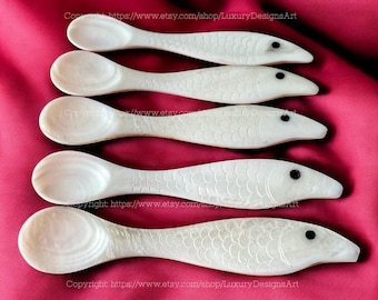 Mother of pearl Caviar Spoon, Personalized Caviar Spoon with Fish Handle Sugar Tea Coffee Scoop Shell Utensil Oyster and Snail Spoon for Kid