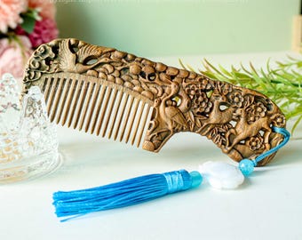 Handmade Natural Wood Comb, Green Sandalwood Comb Deer Double-Sided Carved Ancient Style Vintage Comb Massage Head Blood Circulation Gift