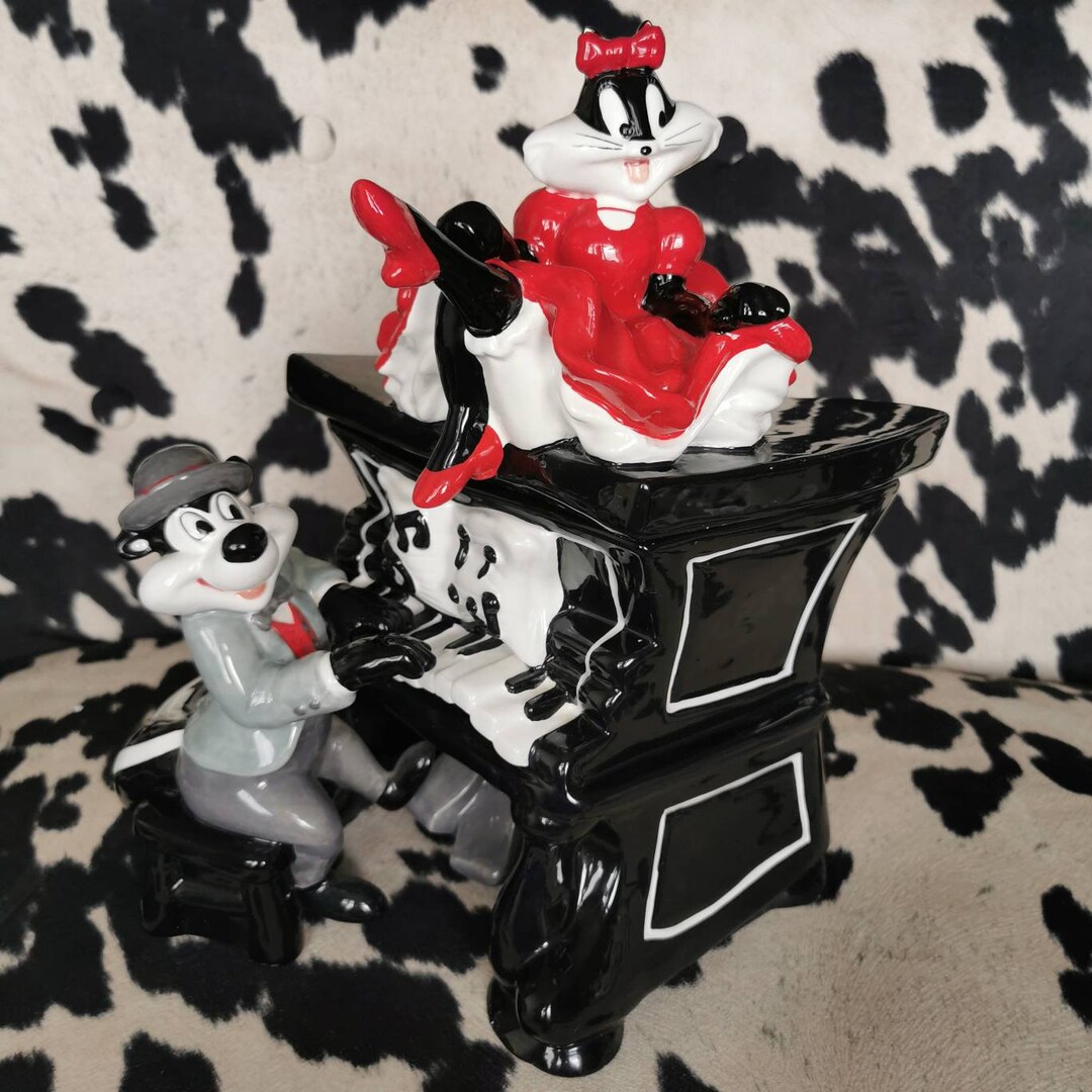 Pepe Le Pew and Penelope Piano Cookie Jar BNIB Made in China