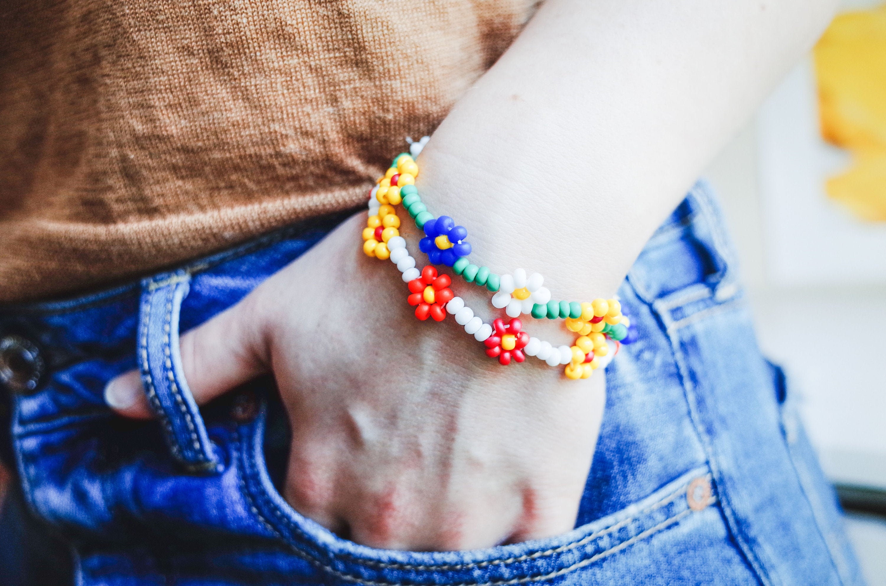 Flower Daisy Chain Bracelet, Hippie 90s Jewelry, Seed Bead