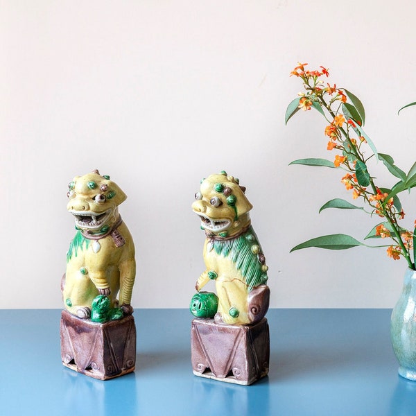 Paire de lions de chien Foo, figurines en céramique, ensemble de 2 statues de chiens asiatiques, chiens de cheminée chinois décoratifs, décoration intérieure Boho