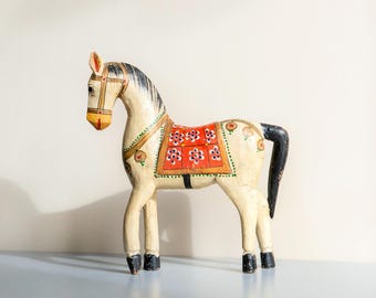 Caballo de boda indio Ghodi, estatua antigua de madera, figura decorativa de poni, hecho en India, escultura de caballo pintada a mano