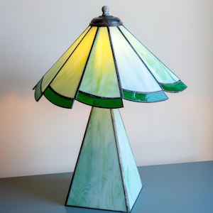 Lámpara de mesa antigua de vitral, lámpara Art Déco, lámpara geométrica, lámpara de escritorio grande de vitral emplomado, lámpara de noche vintage