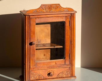 Armario de pared francés antiguo - Armario de boticario con puerta de cristal - Armario de medicina rústico de roble