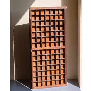 Antikes Briefpressentablett - Dunkelbraunes Druckertablett aus Holz - Englische Buchdruckschublade - Vintage Vitrine