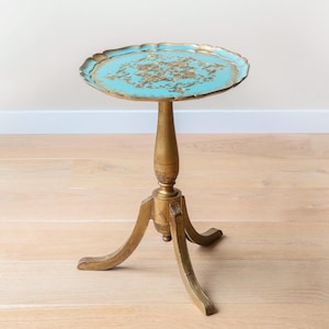 Florentine Side Table - Vintage Golden Accent Wine Table - Italian Additional Table - Scalloped Edge - Rococo Plant Stand - 1960s Design