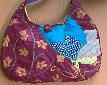 BUTTERFLY ON MAUVE #6383