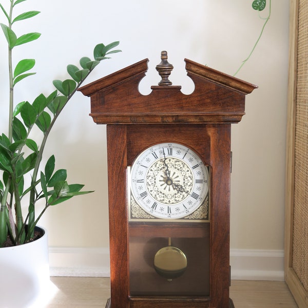 Vintage Style Grandfather Clock with Pendulum