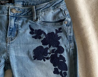 Jean fleuri brodé // Vera Wang // Jean skinny // Denim rétro