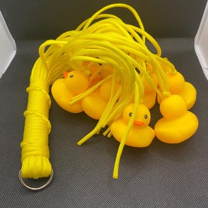 Squeeky Ducks paracord-flogger