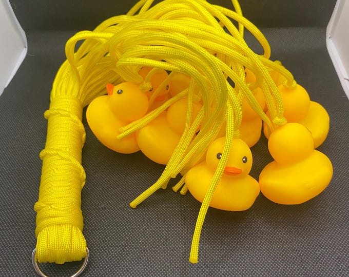 Squeeky Ducks Paracord Flogger