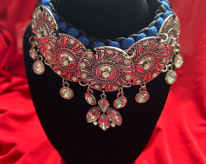 SALE - Paracord King Cobra Knot Choker: Silver pendant