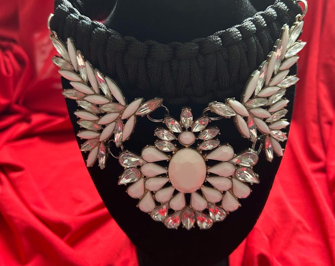 SALE - Paracord King Cobra Knot Choker: white & Glass Design Pendant