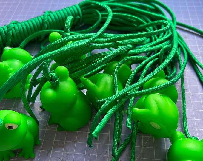 Frogs Paracord Flogger