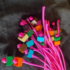 Paracord-flogger met 2x2 lego, veganistisch