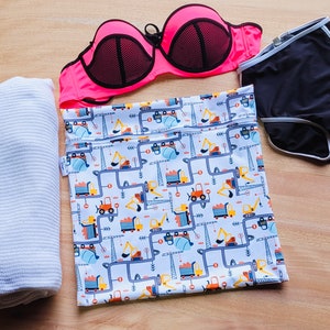 Sac de natation étanche personnalisé Roadworks | Séparez les vêtements humides et secs | Cours de natation, vêtements sales, école pour enfants,