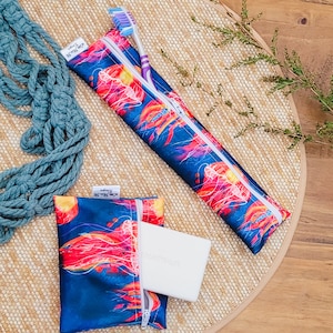 Travel Soap waterproof bag | travelling essential pouch zerowaste reusable  case with Toothbrush holder Jellyfish
