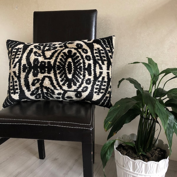 Black & White Pillow Cover, Ikat Velvet Pillow, Silk Ikat Pillowcase, Ikat Cushion, Throw Pillows, Lumbar Pillows, Boho Pillow, Velvet