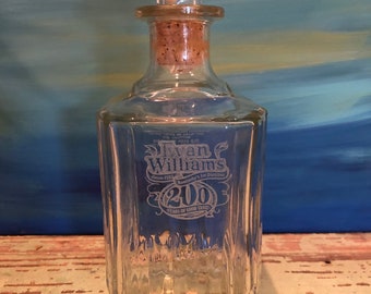 Evan Williams Gift Set 2 Bourbon GLASSES 8 oz Flask Bar Decorations