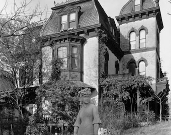 New York Fine Art Prints - Vintage Photos - Wheelock Mansion on West 158th Street en Manhattan - por Berenice Abbott - Black & White