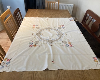 Vintage Tablecloth / 1930s Tablecloth / Cross stitch tablecloth / vintage cross stitch tablecloth / 1930s vintage cross stitch tablecloth