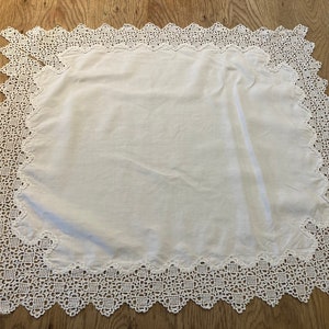 Table cloth | Vintage table cloth | Vintage linen