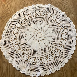 Croqueted vintage doilies | Croqueted doilies | Vintage doilies | Doily | Croqueted doily