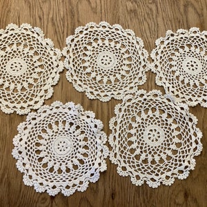 Set di centrini / centrini vintage / set di centrini vintage / set di cinque centrini vintage