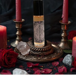 Aceite de perfume de feromonas BEWITCHED: atrae el amor, cargado con reiki, infundido con cristales, intención de amor.
