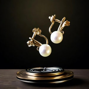 Pearl Screw Back Earrings Vintage Pearl drop earrings for girls or women white pearls /yellow gold