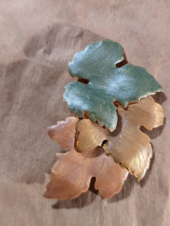 Vintage Tri-Color Brooch with Beautiful Leaves. L… - image 9