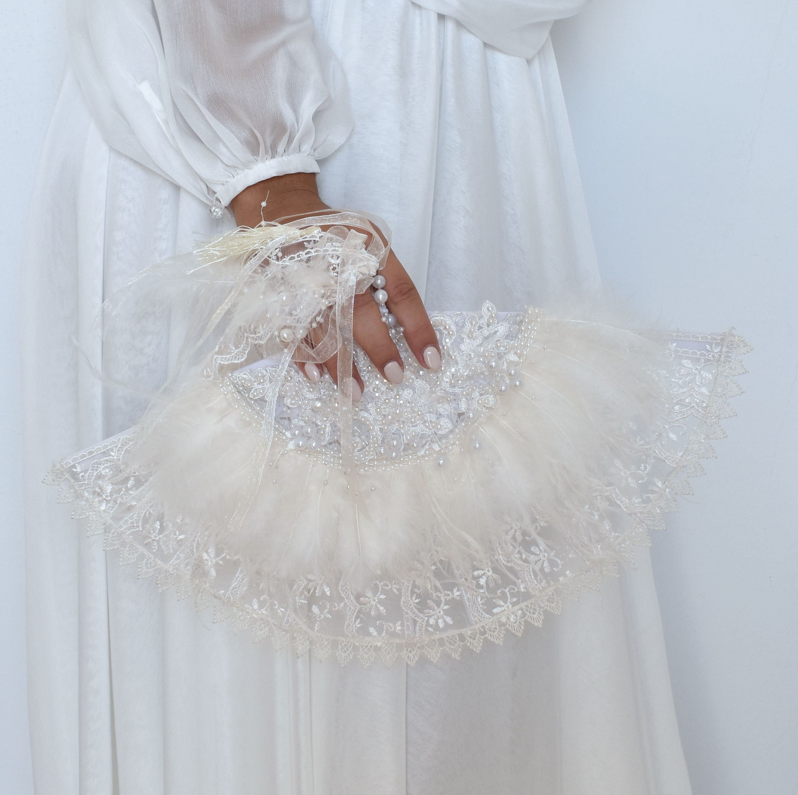NWT White Lace Wedding /Party Fan. White Lace Fan with Tassel – Gigi & Olive main image 2