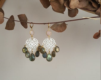 MAJESTY mother-of-pearl, quartz and labradorite earrings