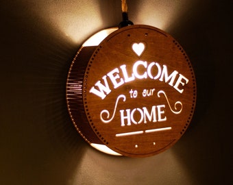 Welkom bij ons op maat gemaakte lichtbord. Deze hanglamp in raam-, hal-, voordeur- of veranda-decor is een geweldig cadeau voor een gastheer of een bruiloft