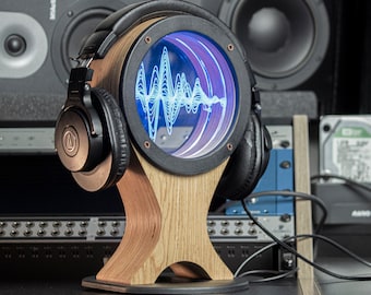 色が変わるライト付きの LED ヘッドフォンスタンド、ホルダー、またはハンガー。ゲーミング PC または HiFi 用のアクセサリ。彼へのプレミアムギフト。ボーイフレンドへのギフト