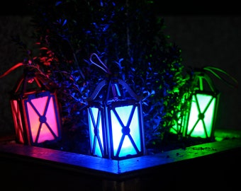 Criss Cross-lantaarn met van kleur veranderende leds voor veranda- of terrasdecoratie. Perfect als kerstversiering en kerstversiering. Pergolalampen.