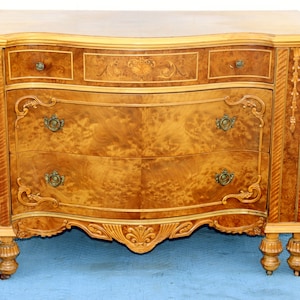 Elegant French 3 Drawer Dresser